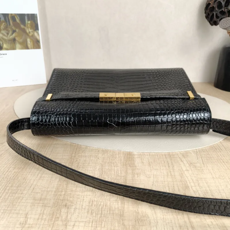 SAINT LAURENT Shoulder Bag MANHATTAN Black Calfskin Medium29 × 7.5 × 20 cm — detail view 8 of 13