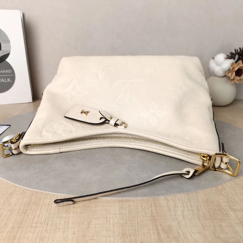 Louis Vuitton Crossbody Bag Carryall White Calfskin Small29.5 × 12 × 24 cm — detail view 10 of 14