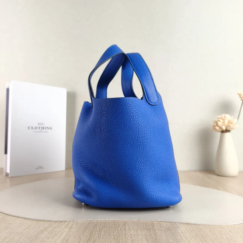 Hermès Top Handle Bag Picotin Lock 18 18 I7 TC Calfskin Small 18 × 13 × 18 cm Y — detail view 3 of 8