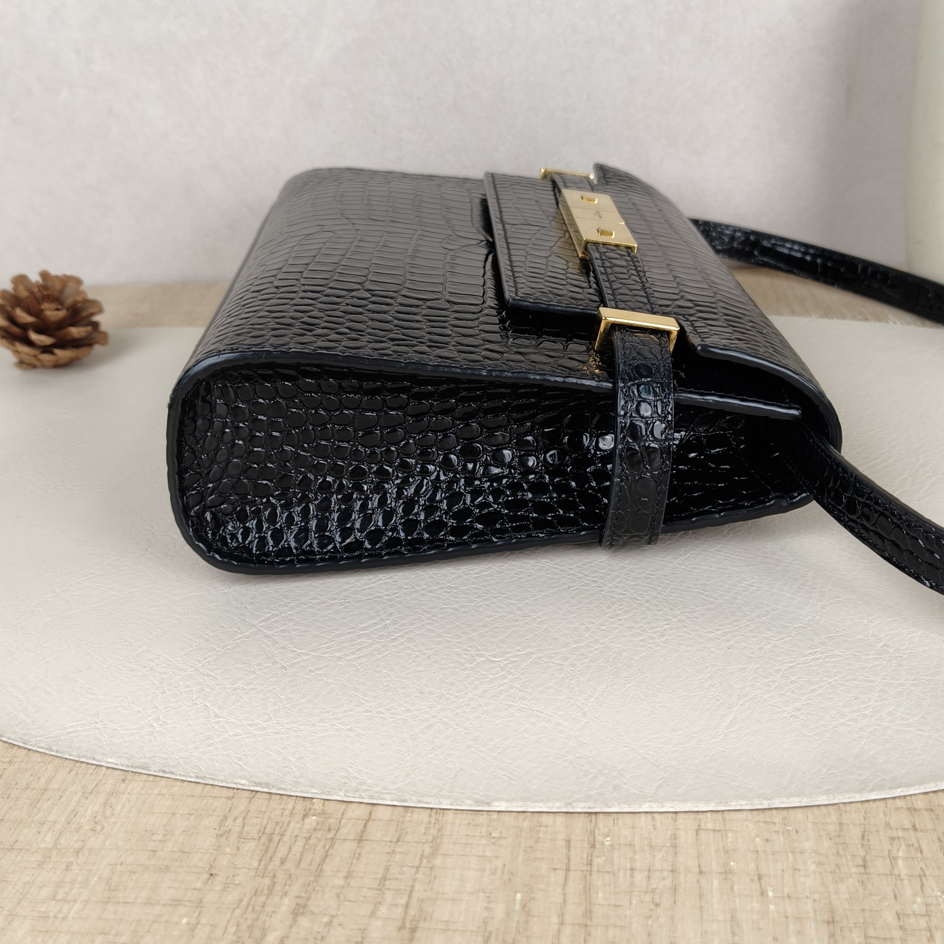 SAINT LAURENT Shoulder Bag MANHATTAN Black Calfskin Small24 × 6 × 17.5 cm — cover view 4 of 9