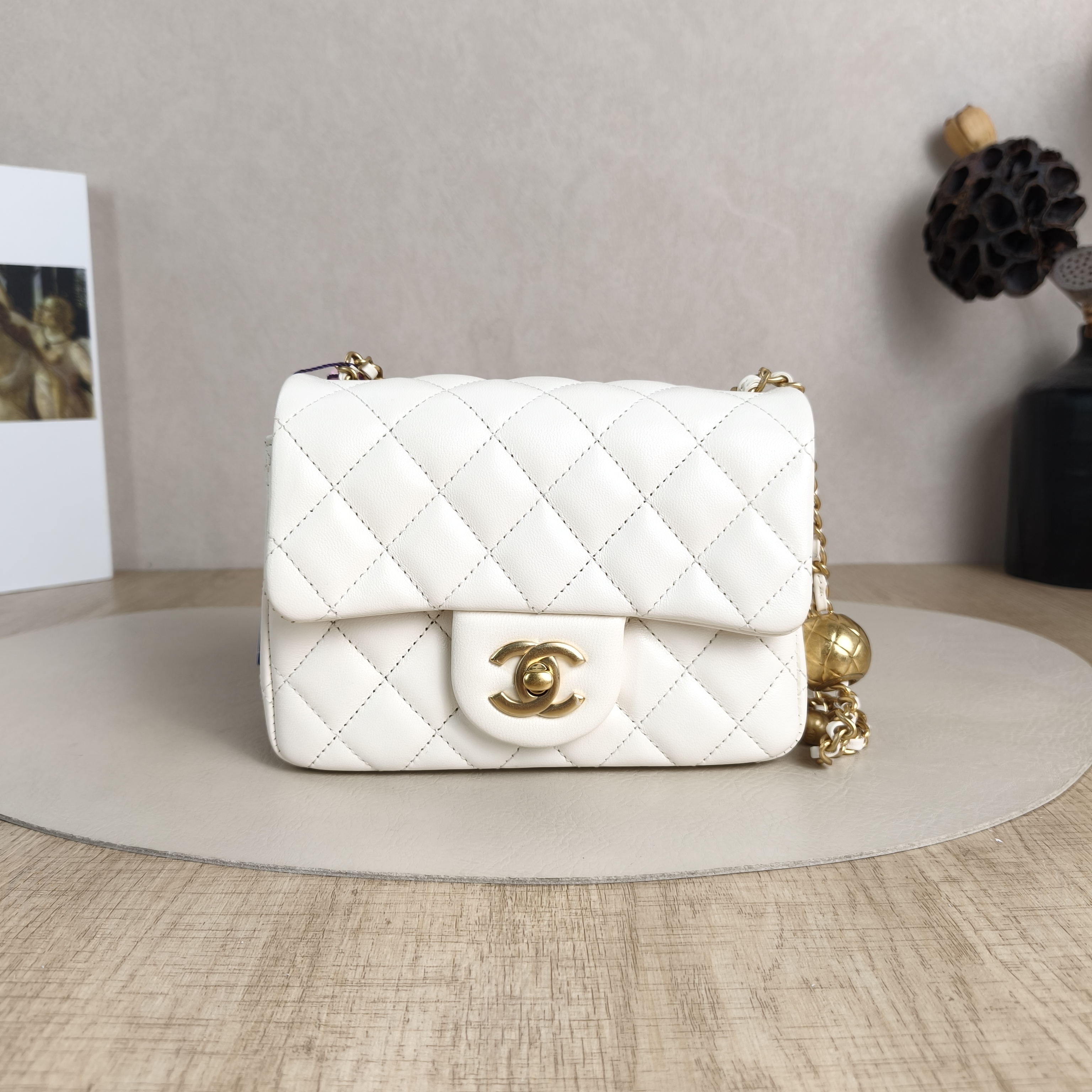 Chanel Crossbody Bag White Lambskinmini17 × 8 × 13.5 cm