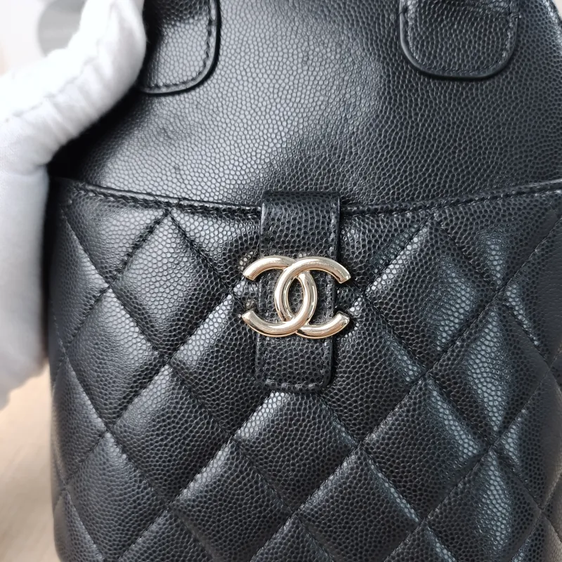 Chanel Top Handle Bag25a Edition Top Handle Bag Black Grained Calfskin One Size15.5 × 6.5 × 8.5 cm — detail view 11 of 13