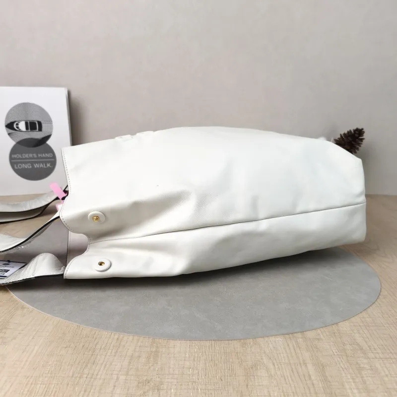 Miumiu Crossbody Bag Tote Bag White Calfskin One Size 37 × 11 × 37 cm — detail view 3 of 11