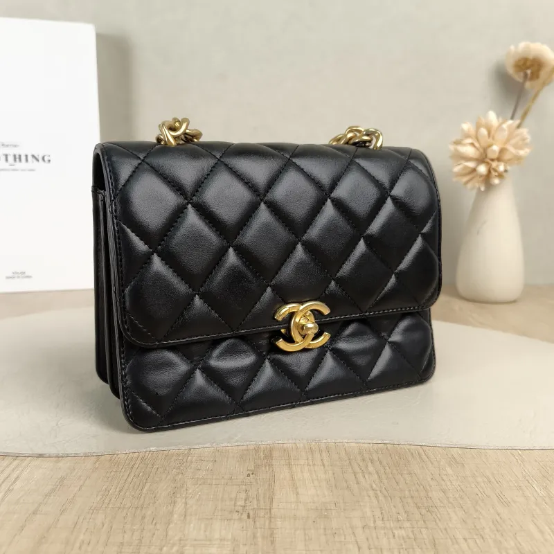 Chanel Crossbody Bagcf Collection Crossbody Bag Black Lambskin One Size19 × 9 × 14 cm — cover view 5 of 5