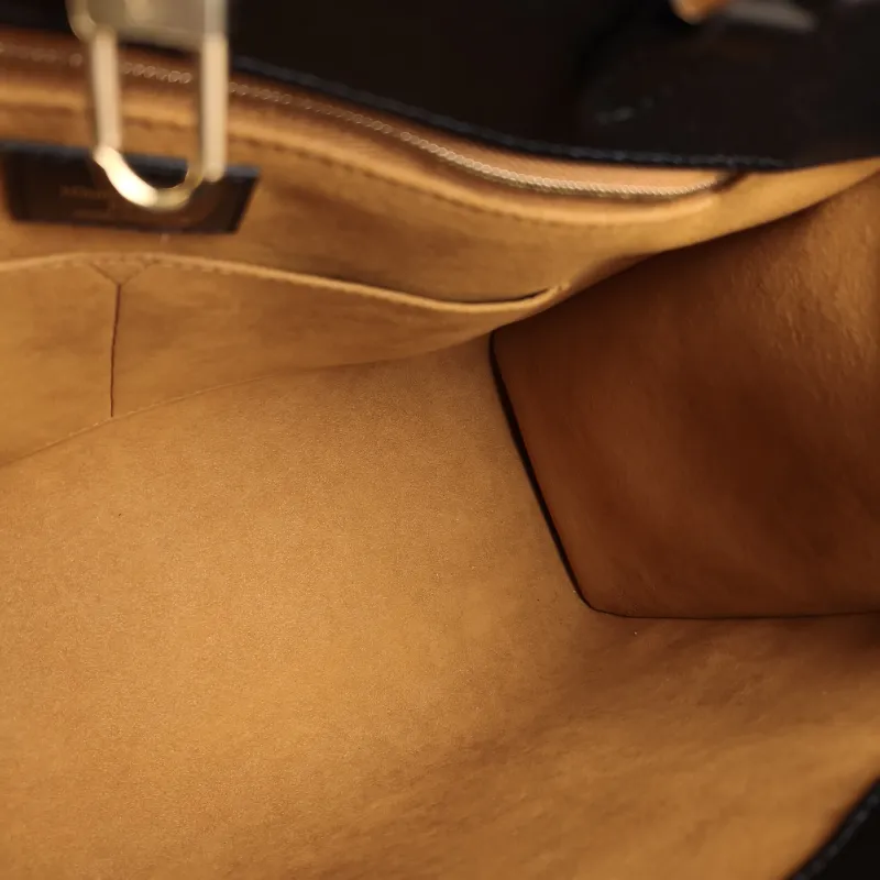 Louis Vuitton Shoulder Bag Onthego Medium Black Monogram Empreinte Embossed Calfskin Medium 35 × 14 × 27 cm — detail view 3 of 10