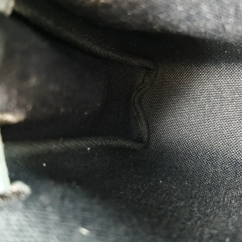 Hermès Crossbody Bag Herbag Zip 20 Black Canvas Mini 20.5 × 7 × 16.5 cm G — detail view 2 of 15