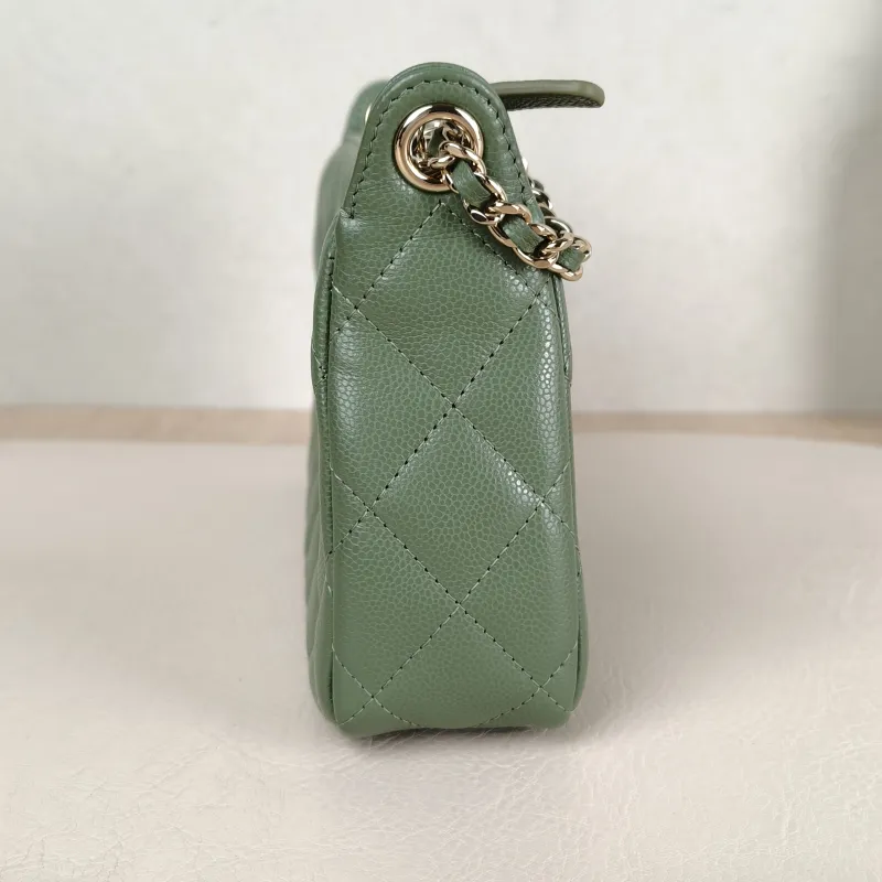 Chanel Crossbody Bag Green Grained Calfskin One Size 21 × 5 × 12 cm — detail view 9 of 12