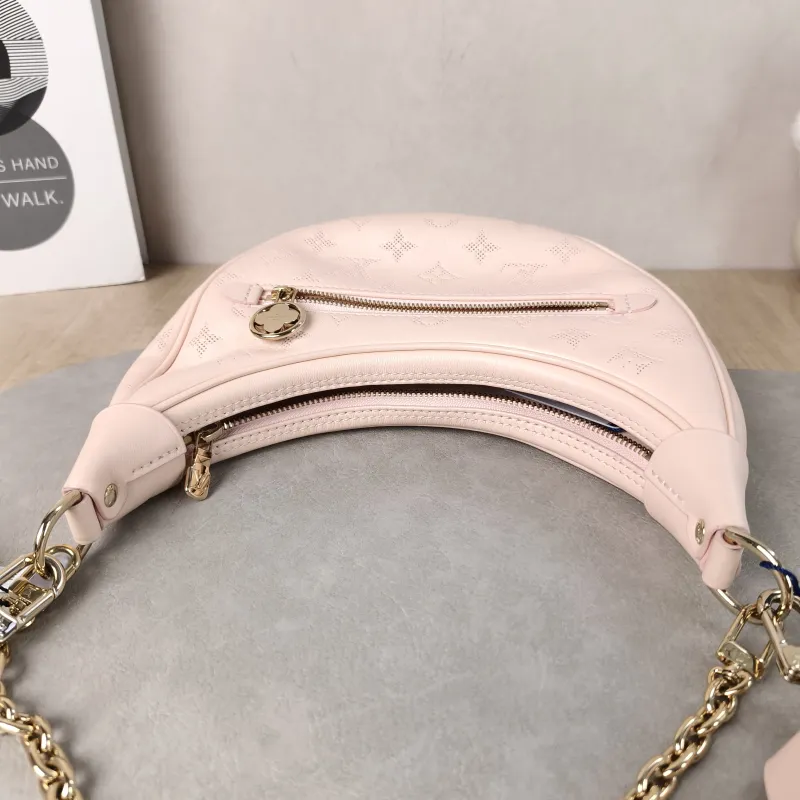 Louis Vuitton Crossbody Bag Loop Pink Calfskin Small23 × 6 × 13 cm — detail view 11 of 12