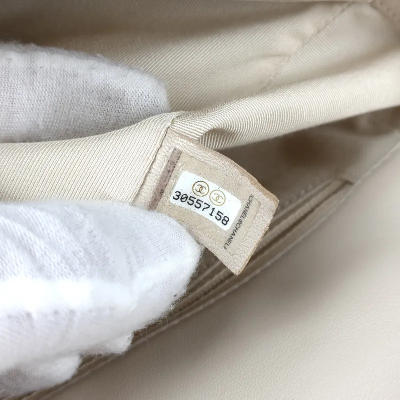 Chanel Crossbody Bag 19Bag Beige Lambskin Small 26 × 9 × 16 cm 30 — detail view 6 of 15