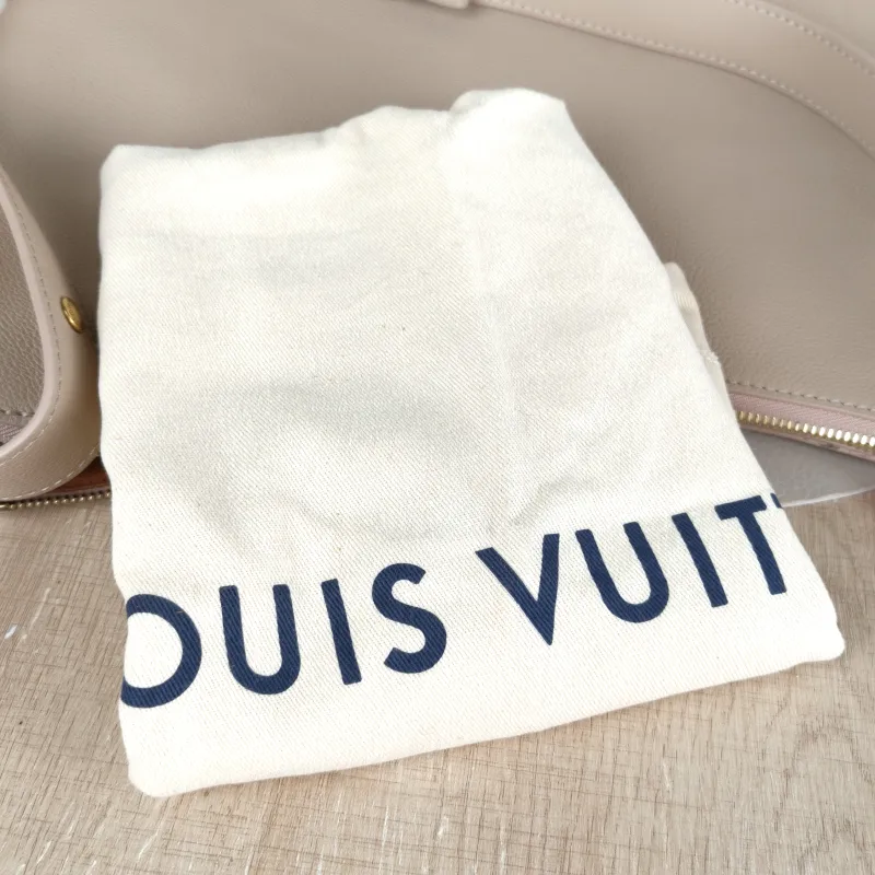Louis Vuitton Shoulder Bag LOW KEY COOKIE Pink Calfskin Medium 32 × 5 × 26 cm — detail view 1 of 14