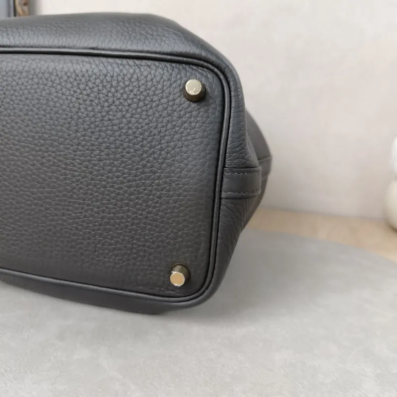 Hermès Top Handle Bag Picotin Lock 18 18Dark Grey Taurillon Clemence TC Calfskin Small18 × 13 × 18 cm — detail view 8 of 16