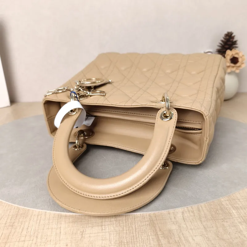 DIOR Top Handle Bag Lady Lady Dior Bag Lambskin Medium24 × 12 × 21 cm — detail view 11 of 16