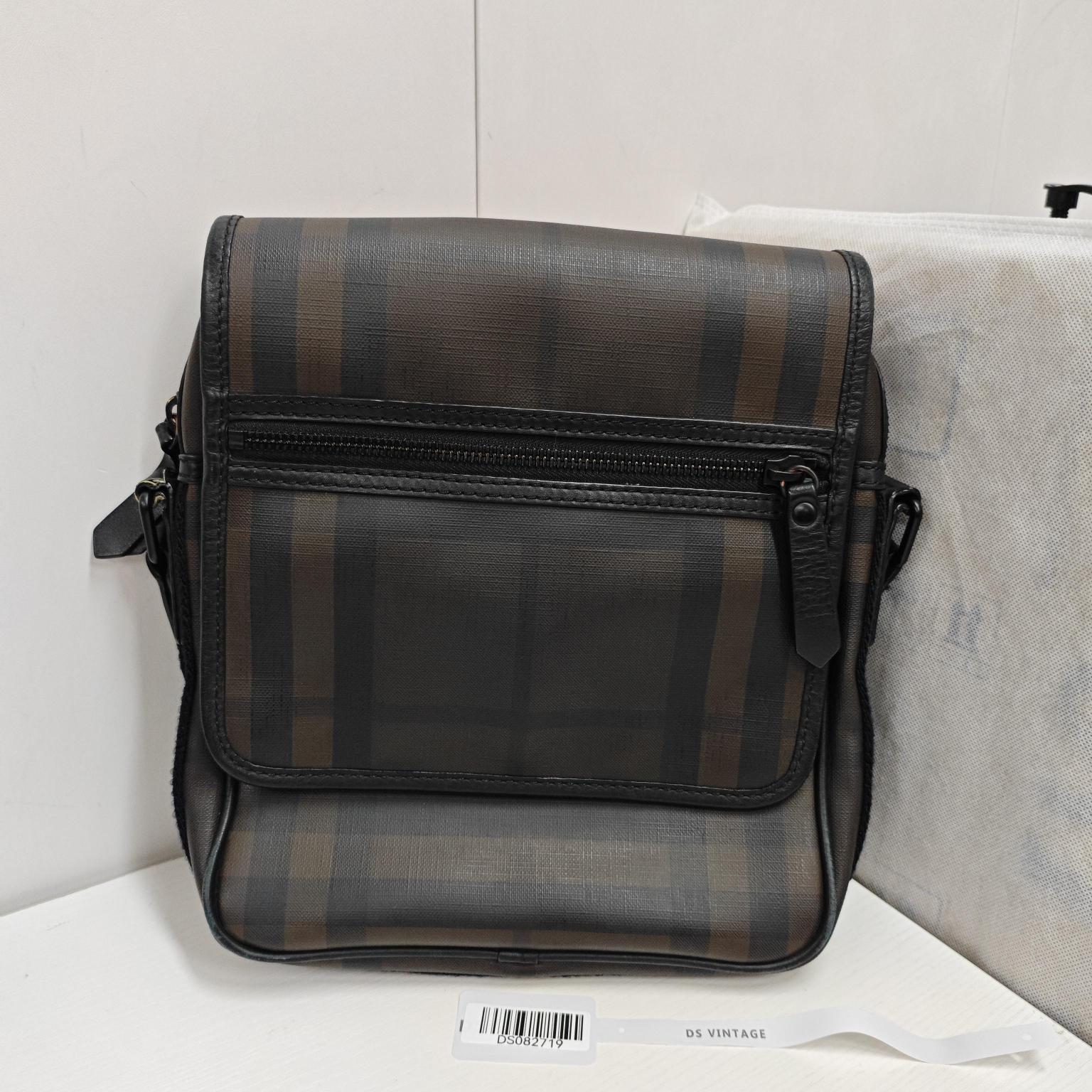BURBERRY Shoulder Bag Blackpvc · 25 × 7 × 30 cm
