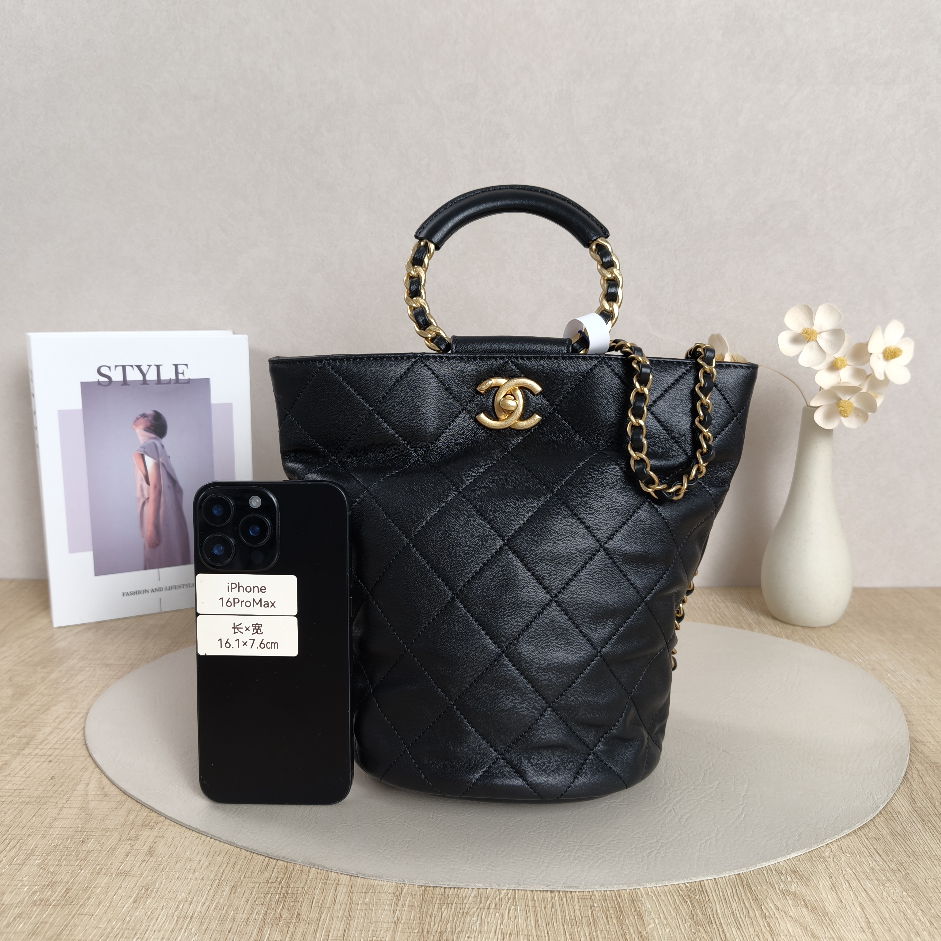 Chanel Crossbody Bag Black Lambskin 16 × 14 × 22 cm — cover view 4 of 11