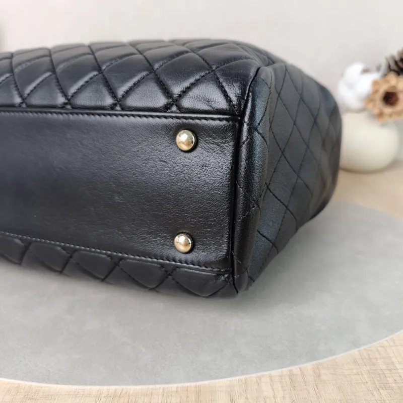 Chanel Crossbody Bag Bucket Bag Black Lambskin One Size23 × 11 × 23 cm — detail view 7 of 11