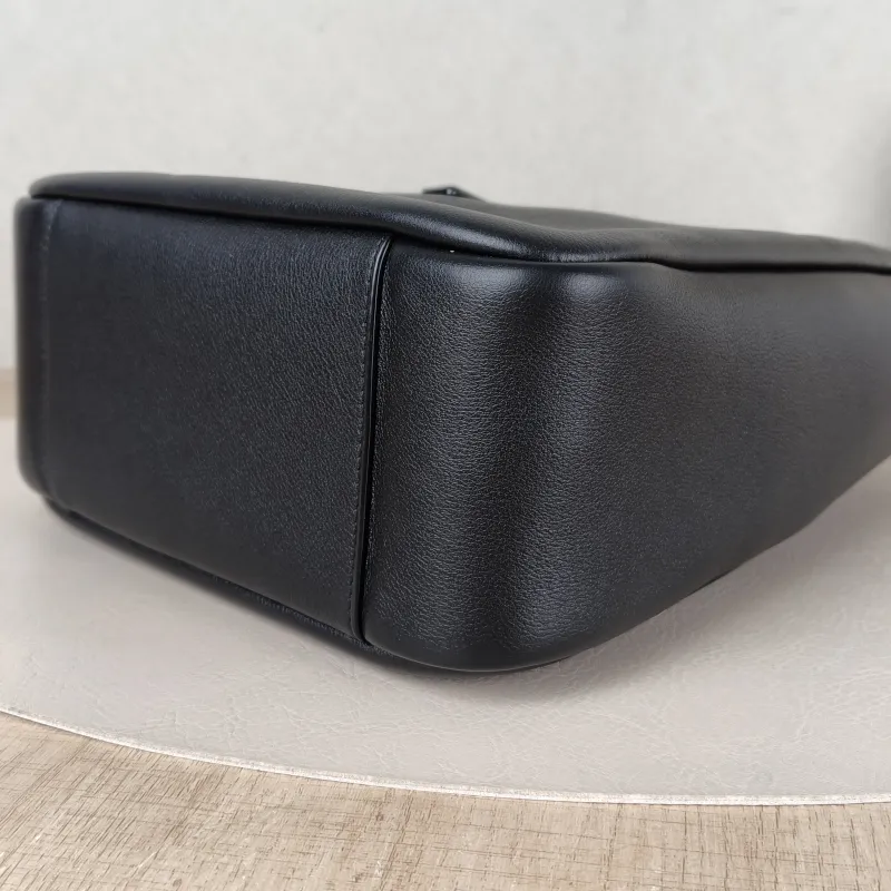 SAINT LAURENT Shoulder Bag LE 5 À 7 Hobo Black Calfskin Small 22 × 8.5 × 23 cm — detail view 6 of 9