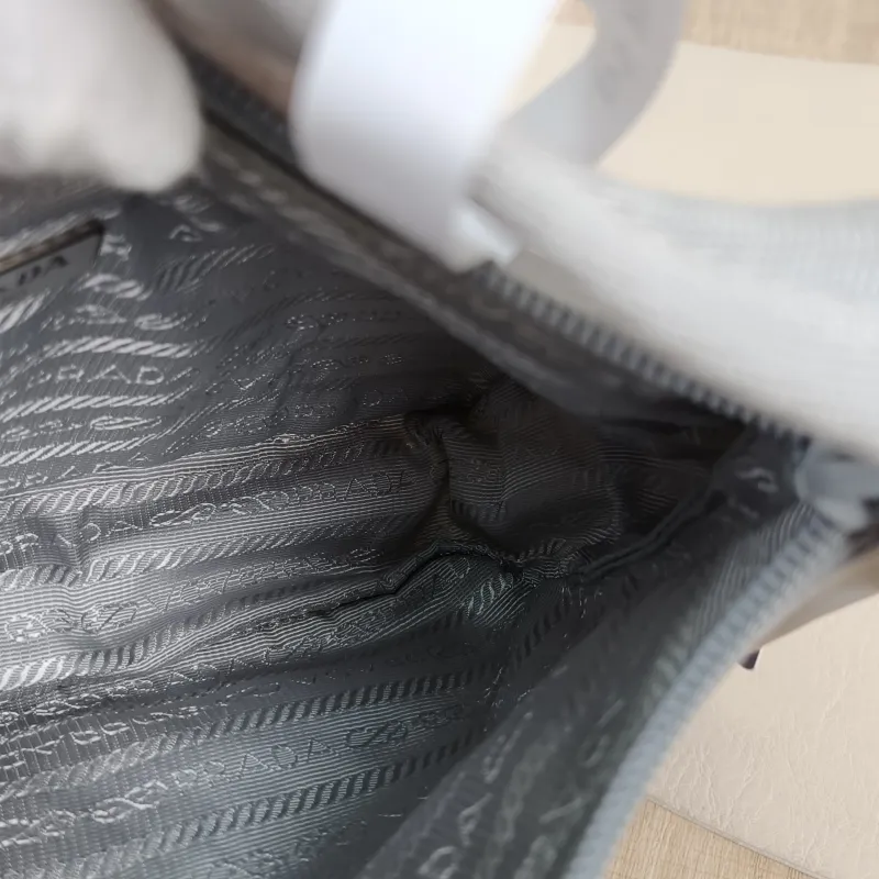 PRADA Shoulder Bag Re-Edition hobo Blue Nylon 22 × 6 × 17 cm — detail view 8 of 9