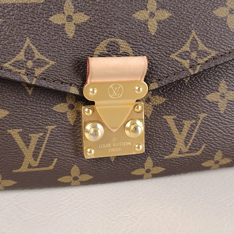 Louis Vuitton Crossbody Bag Pochette Métis East West Monogram PVC Small 21.5 × 6 × 13.5 cm — detail view 3 of 16