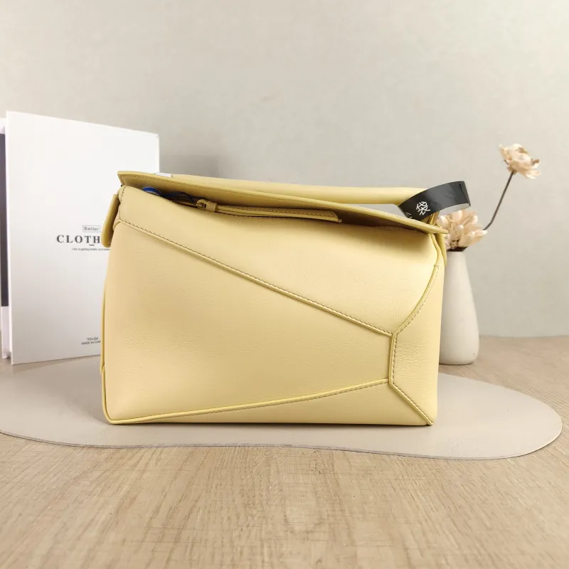 LOEWE Crossbody Bag Puzzle CC alfskin Small24 × 10.5 × 16.5 cm
