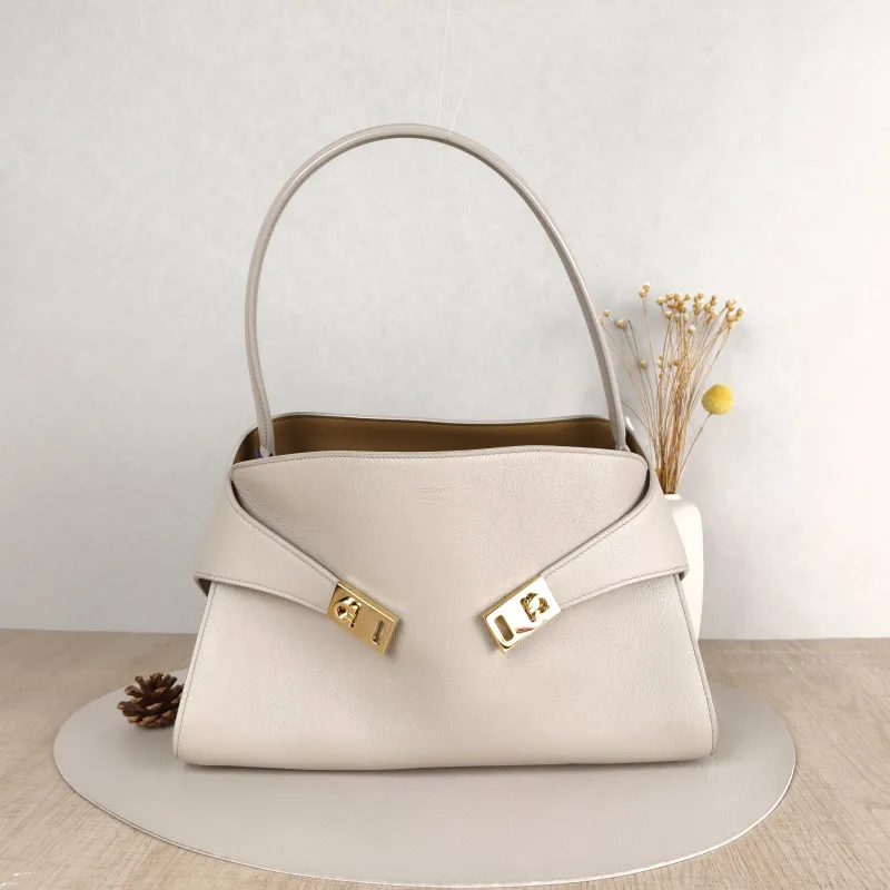 FERRAGAMO Top Handle Bag Tote Bag White Calfskin One Size33 × 15 × 23 cm