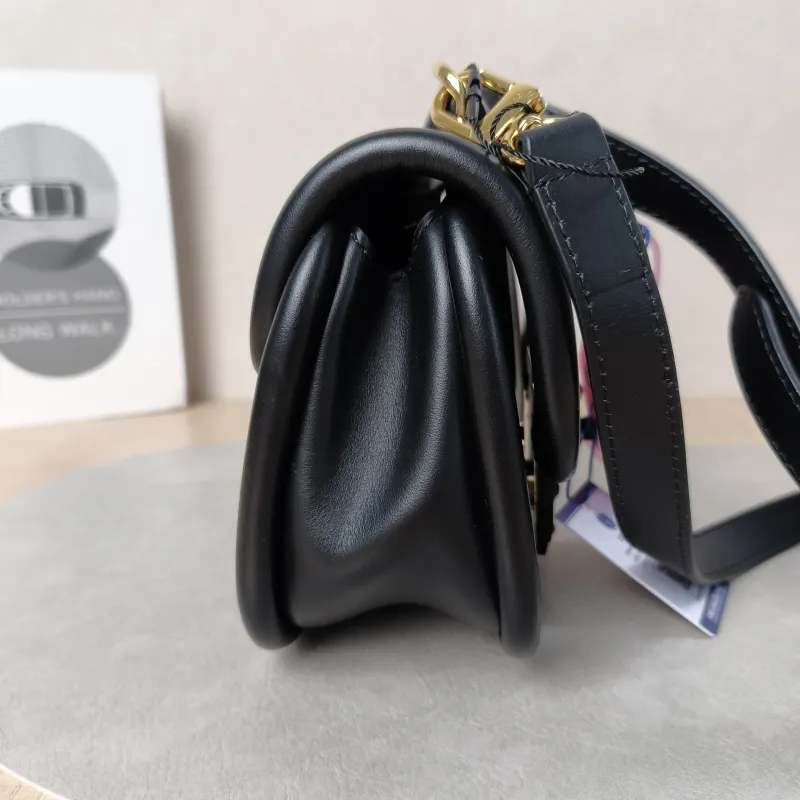 Louis Vuitton Crossbody Bag Hide and Seek Messenger Bag Black Epi Embossed Calfskin One Size21 × 8 × 15 cm — detail view 3 of 18