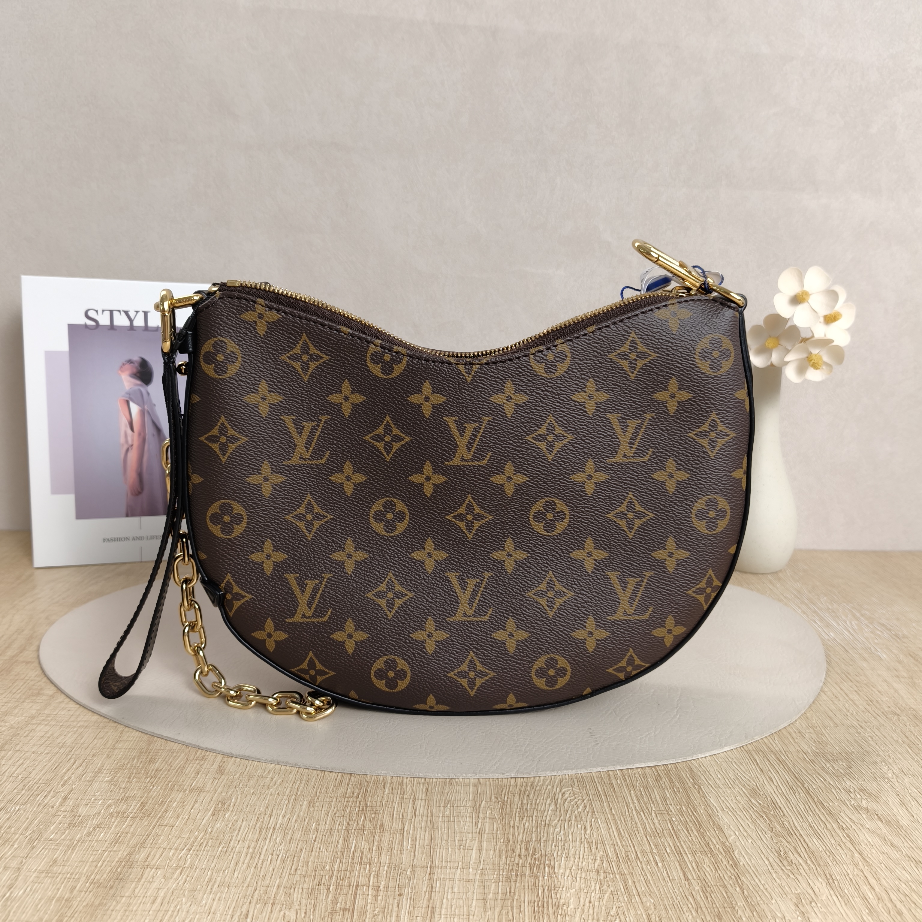 Louis Vuitton Shoulder Bag COOKIE Monogram PVCBB28.5 × 5 × 19 cm — cover view 7 of 10