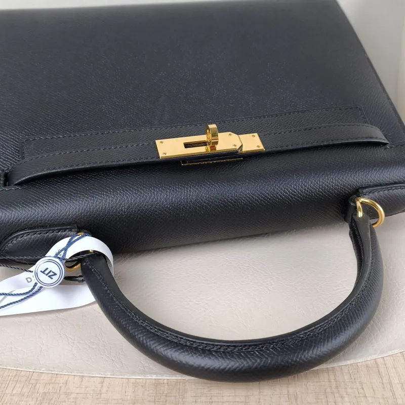 Hermès Shoulder Bag Kelly 28 Gold-Tone Hardware 89Black Epsom Calfskin Medium 28 × 10 × 22 cm C — detail view 13 of 13