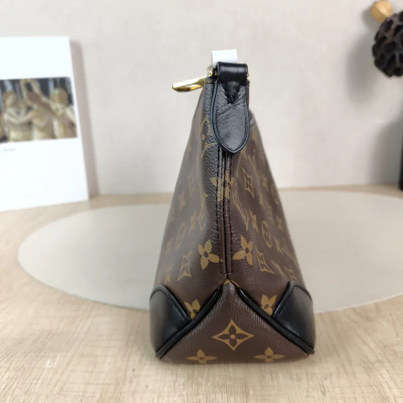 Louis Vuitton Crossbody Bag Boulogne PVC Small 26 × 9.5 × 16 cm — detail view 8 of 9