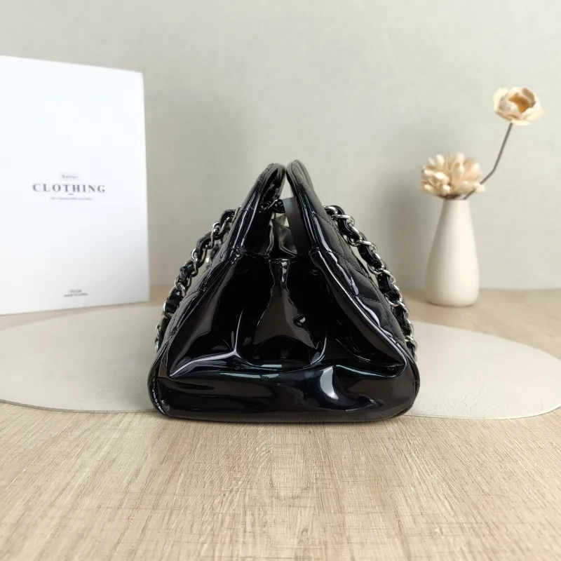 Chanel Shoulder Bag tote Black Patent Leather One Size33 × 16 × 17 cm — detail view 10 of 12