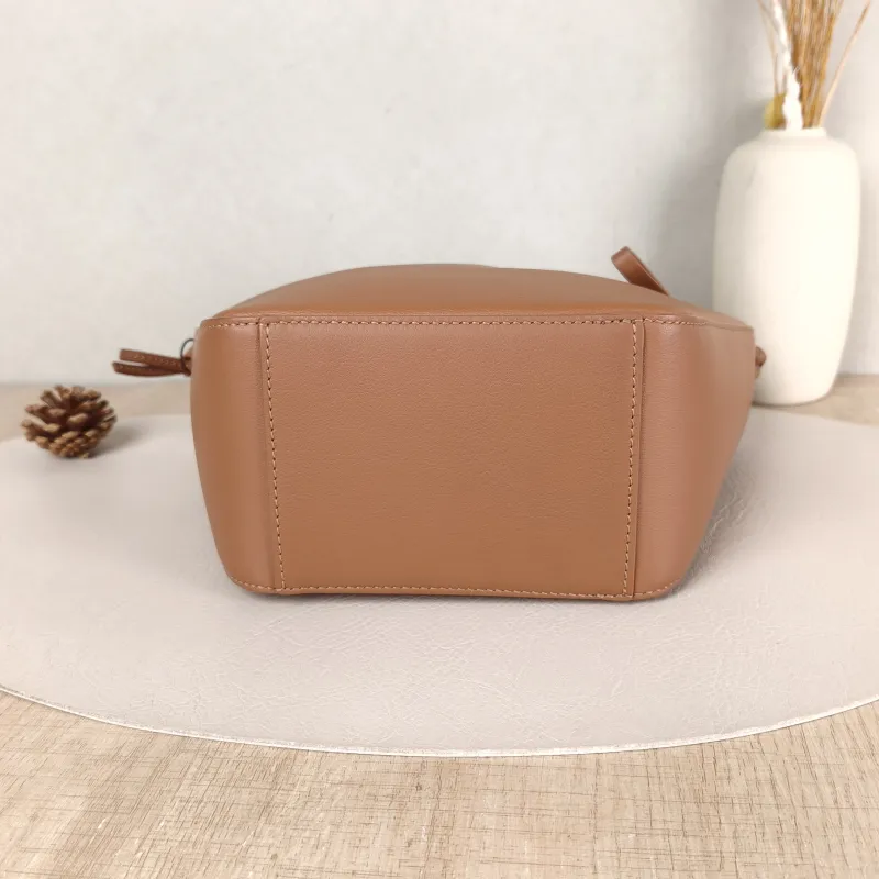 LOEWE Shoulder Bag Calfskinmini28 × 9.5 × 17 cm — cover view 4 of 5