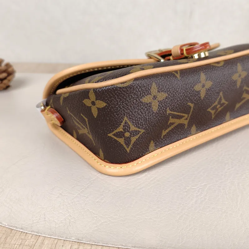 Louis Vuitton Crossbody Bag Diane Baguette Bag Monogram PVC nano 19 × 6 × 10.5 cm — detail view 11 of 12