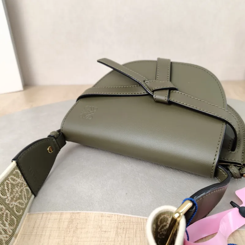 LOEWE Crossbody Bag Gate Dual Green Calfskin Mini 21 × 9.5 × 12.5 cm — detail view 11 of 13