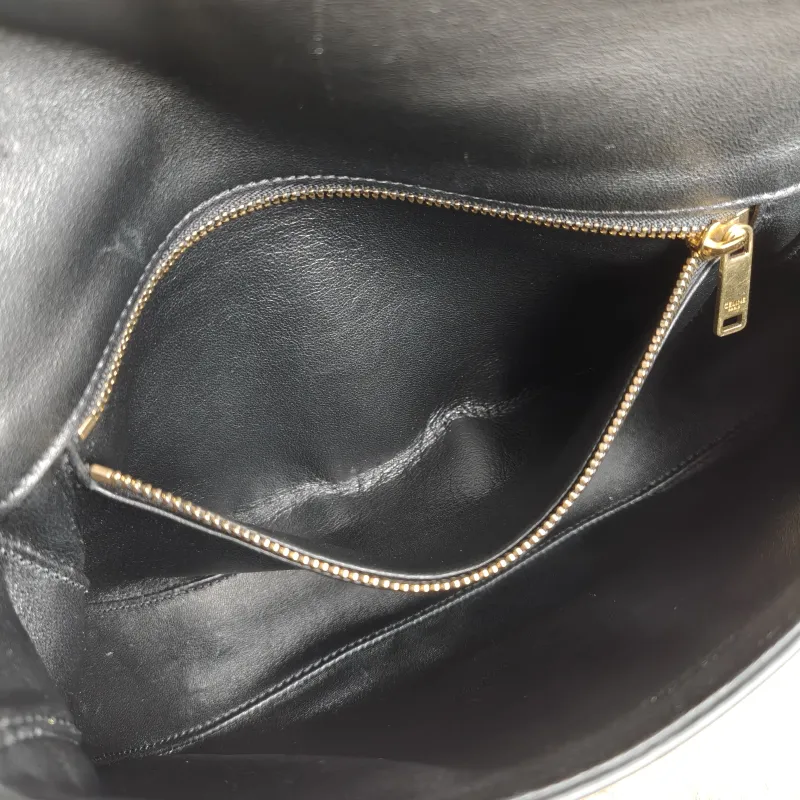 CELINE Crossbody Bag Maillon Triomphe Black Calfskin Medium 22 × 6 × 17 cm — detail view 7 of 11