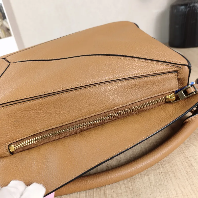 LOEWE Crossbody Bag Puzzle Caramel CC alfskin Small 24 × 10.5 × 16.5 cm — detail view 4 of 12