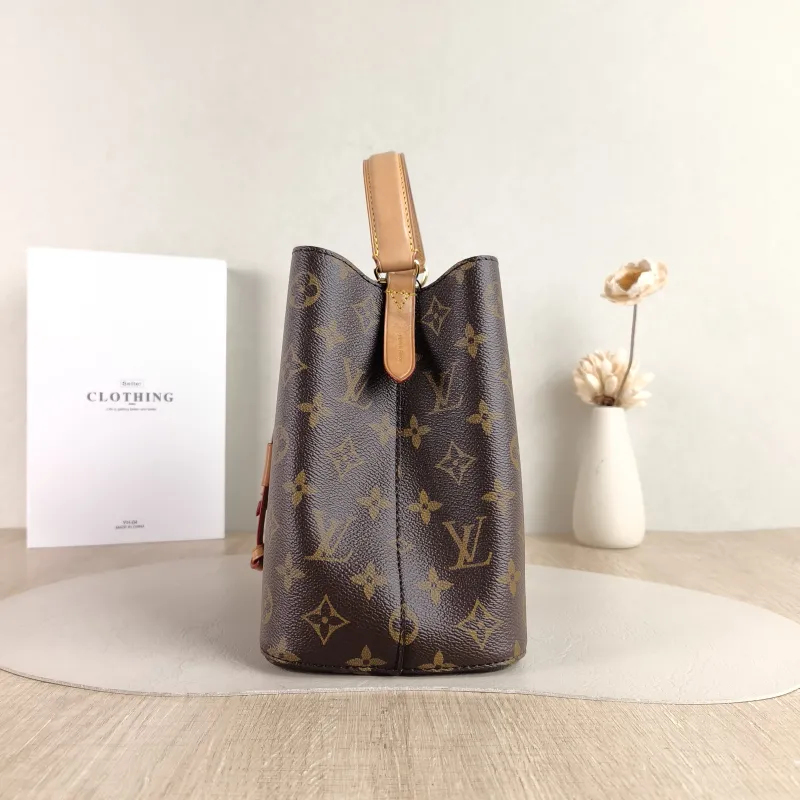 Louis Vuitton Crossbody Bag NÉONOÉ Bucket Bag BB Monogram PVC BB 20 × 13 × 20 cm — detail view 11 of 11