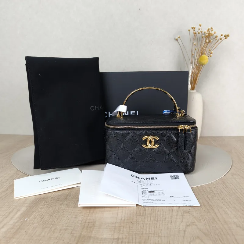 Chanel Crossbody Bag Edition Black Grained Calfskinmini16 × 8 × 9.5 cm — cover view 2 of 6