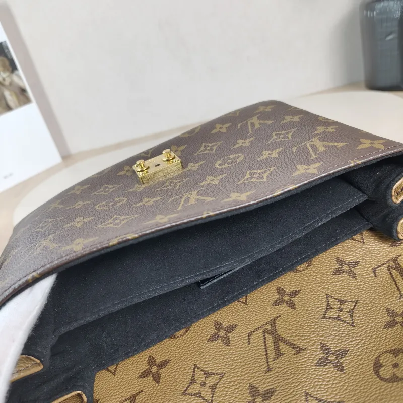 Louis Vuitton Crossbody Bag Pochette Métis Monogram Colorblock PVC Medium 25 × 7 × 19 cm — detail view 8 of 12
