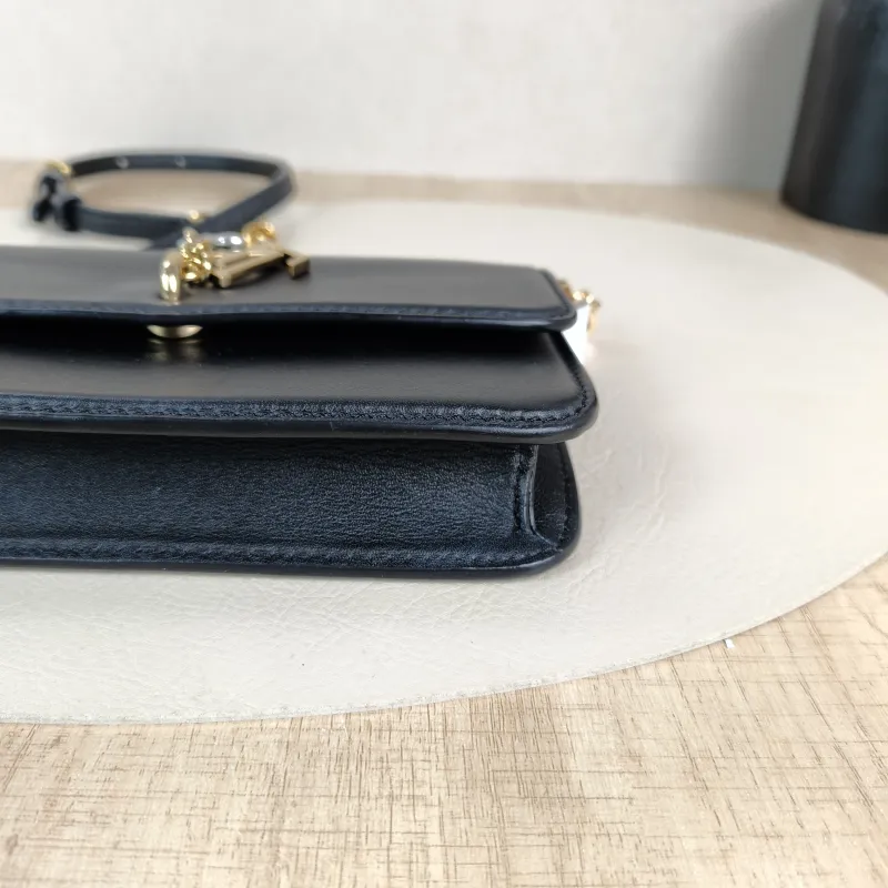 Louis Vuitton Crossbody Bag WALLET ON CHAIN LV BLOOM Chain Bagwoc Black Calfskinmini20 × 4 × 11.5 cm — detail view 4 of 13