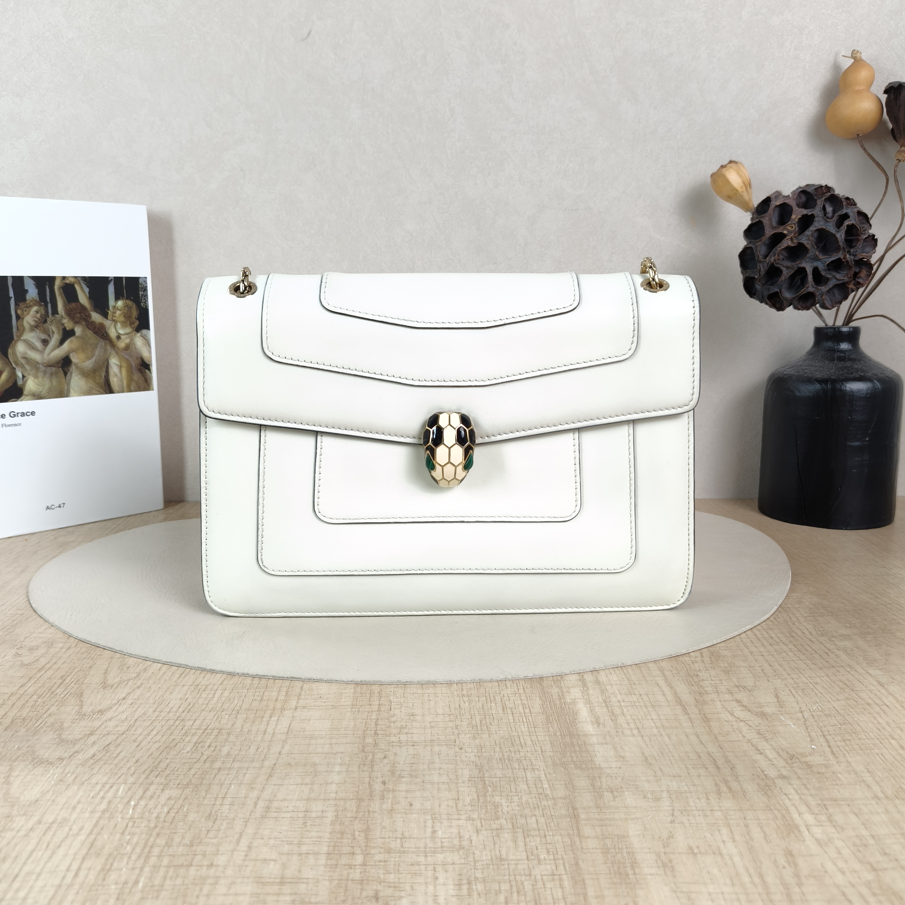 Bvlgari Shoulder Bag Serpenti Forever Collection Crossbody Bag White Calfskin Medium27.5 × 7 × 18 cm