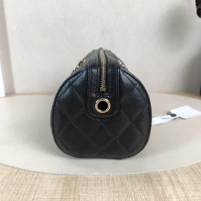 Chanel Crossbody Bag Crossbody Bag Black Grained Calfskin One Size 18.5 × 11 × 11.5 cm — detail view 13 of 13