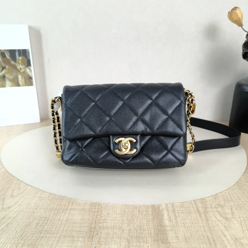 Chanel Crossbody Bag Black Grained Calfskin One Size20 × 6 × 15 cm
