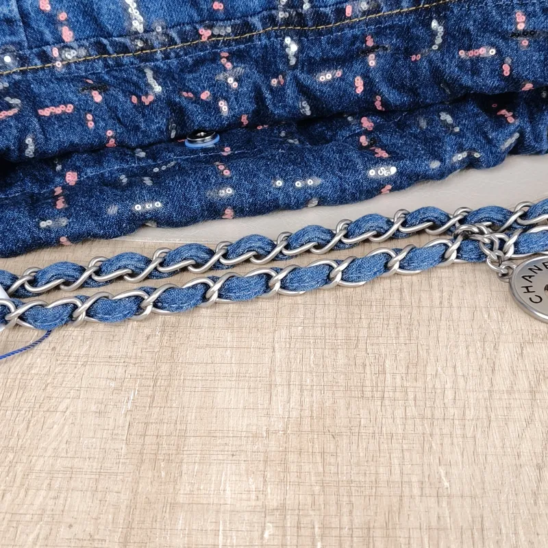 Chanel Shoulder Bag 22Bag Blue Colorblock Medium 39 × 8 × 42 cm — detail view 12 of 14