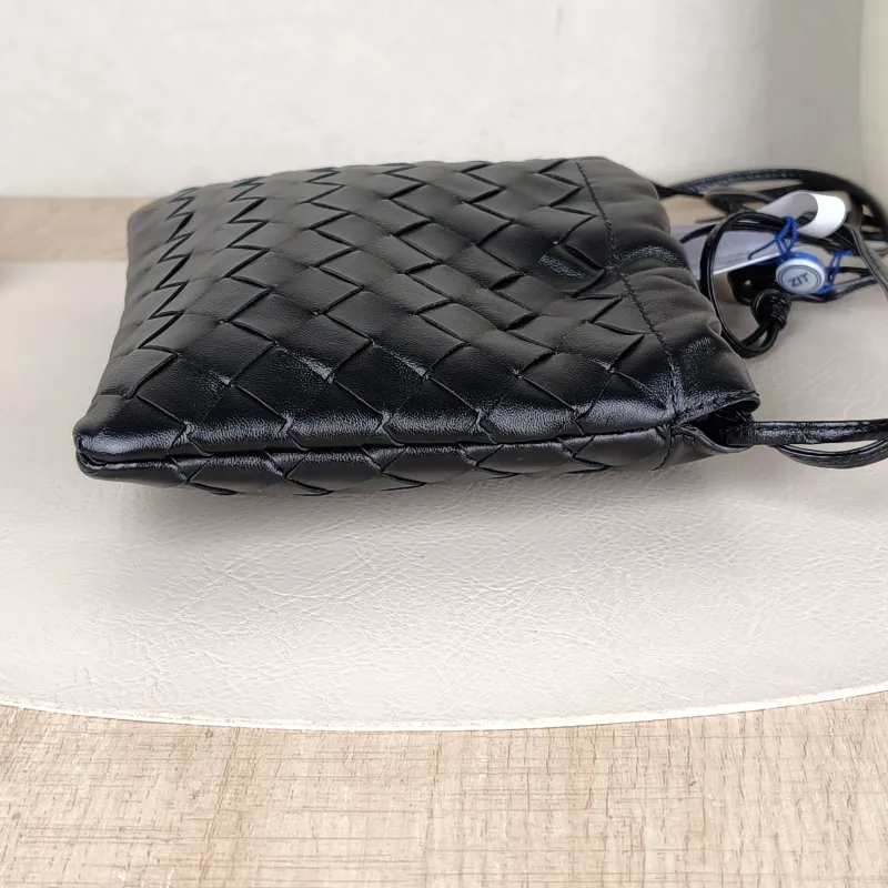 Bottega Veneta Shoulder Crossbody Bag Black Lambskin One Size20.5*15.5 — detail view 6 of 8
