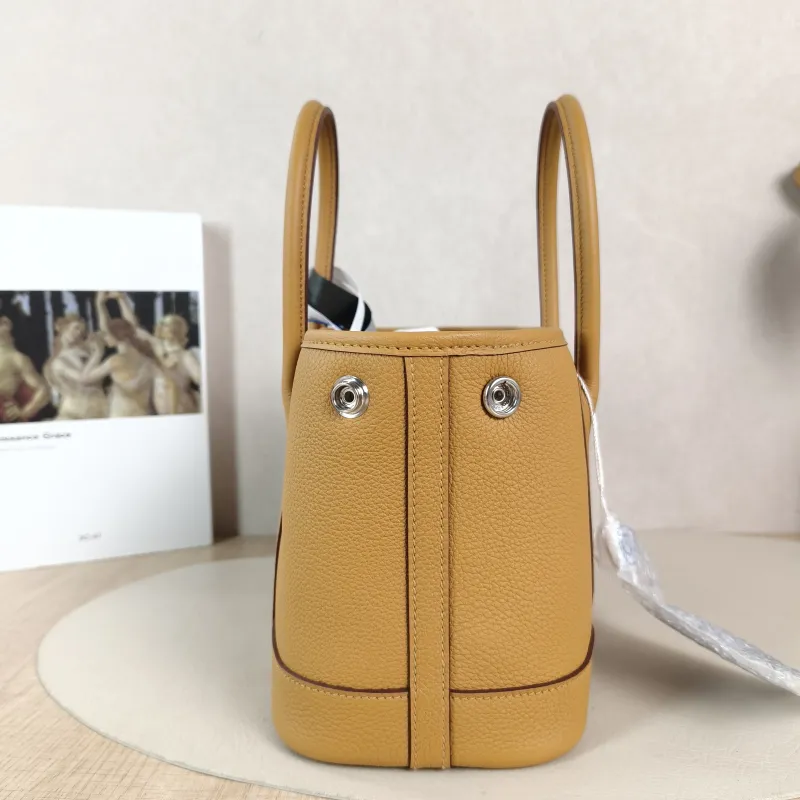 Hermès Top Handle Bag Neo Garden 23 Mini 2S Togo Calfskin Mini 23 × 10 × 16 cm G — detail view 3 of 10