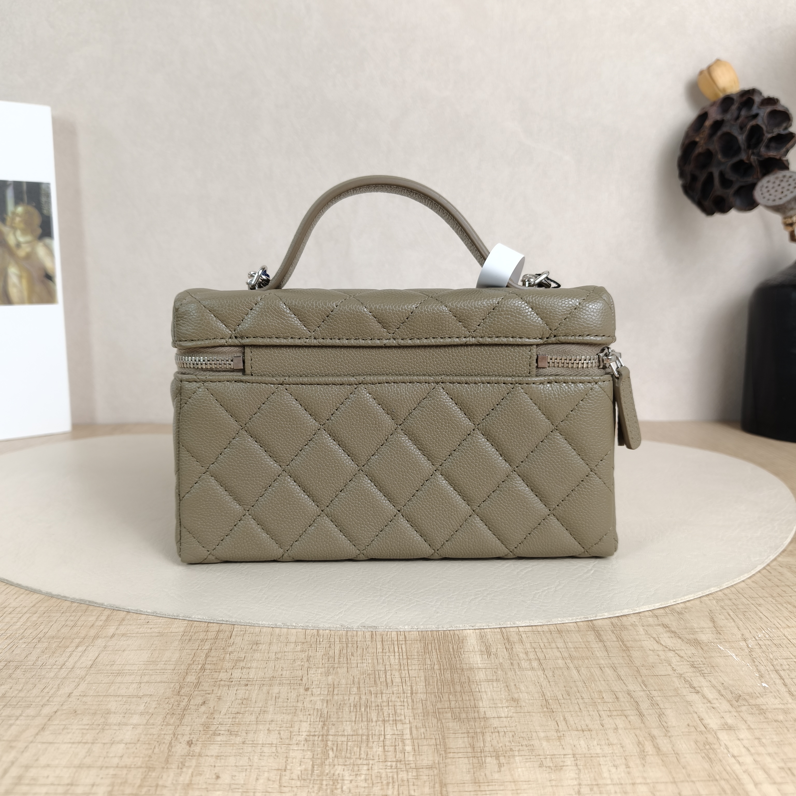 Chanel Crossbody Baglp Box Bag Top Handle Crossbody Bag Grained Calfskin One Size19.5 × 5 × 17 cm — cover view 5 of 5