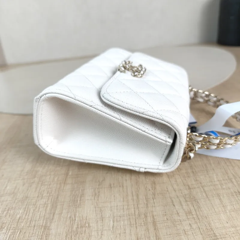 Chanel Crossbody Bag kelly White Grained Calfskin nano 15 × 5 × 11 cm — detail view 2 of 12