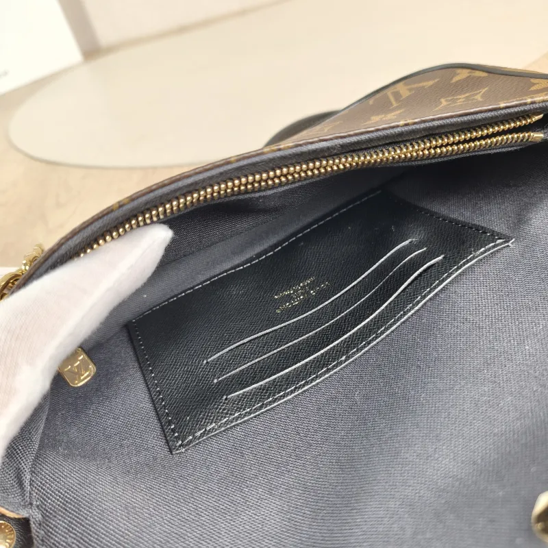 Louis Vuitton Crossbody Bag IVY Monogram PVC Small23.5 × 4.3 × 12 cm — detail view 8 of 13