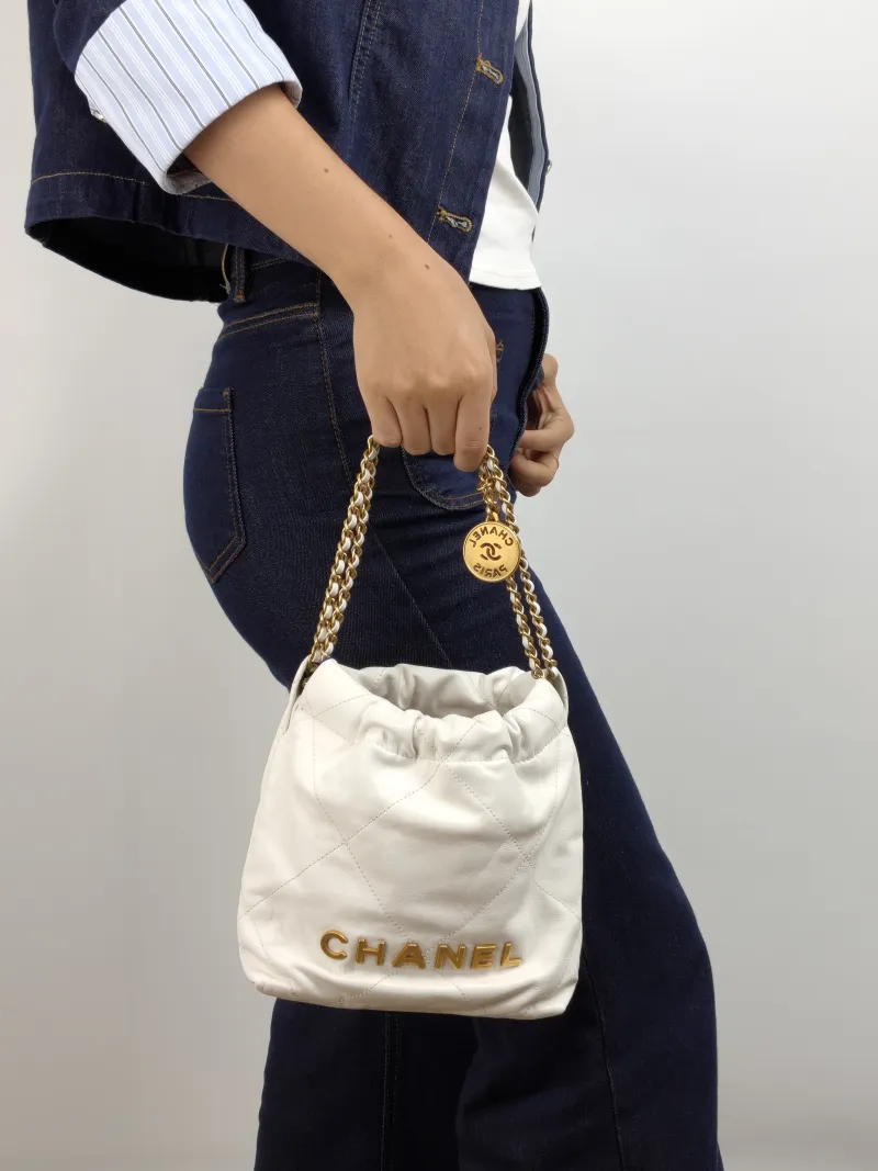 Chanel Shoulder Bag 22Bag White CC alfskin Mini 20 × 6 × 19 cm — on-model view 1 of 2
