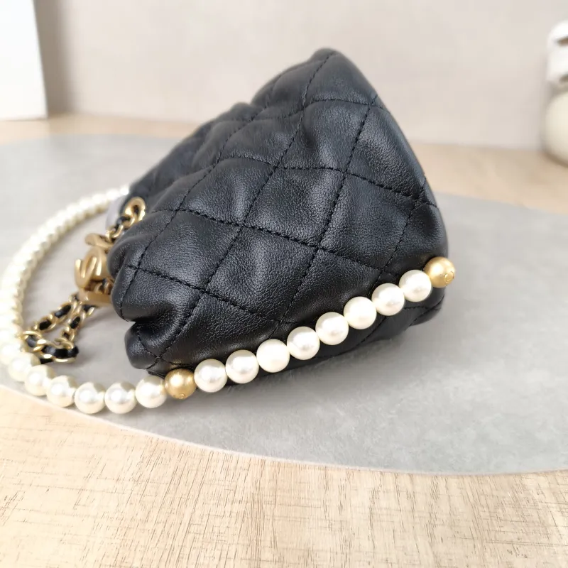 Chanel Crossbody Bag Crossbody Bag Black Calfskinmini12 × 11 × 11 cm — detail view 1 of 14