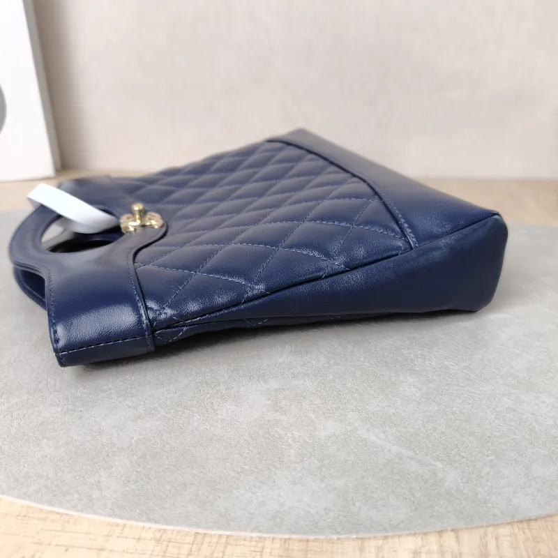Chanel Crossbody Bag31Bag Navy Waxed Leathermini23 × 5.5 × 22 cm — detail view 5 of 16